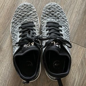 APL techloom phantom black and grey 9.5